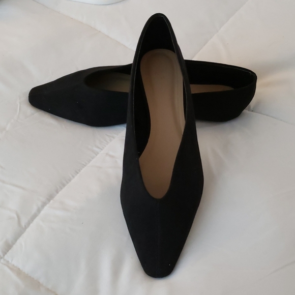 BLACK SUEDE FLATS - Picture 3 of 4